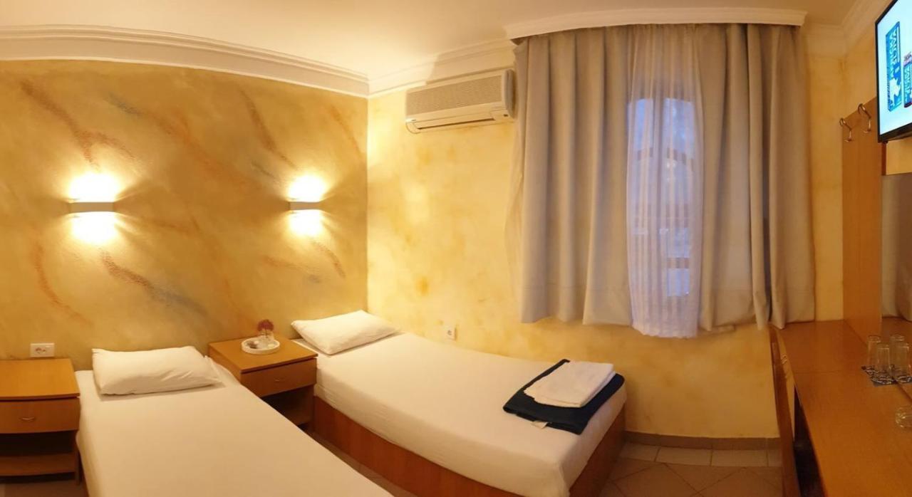 Estrada Lux Hotel Beograd Ngoại thất bức ảnh